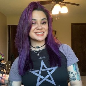 Meet your Posher, Chloe